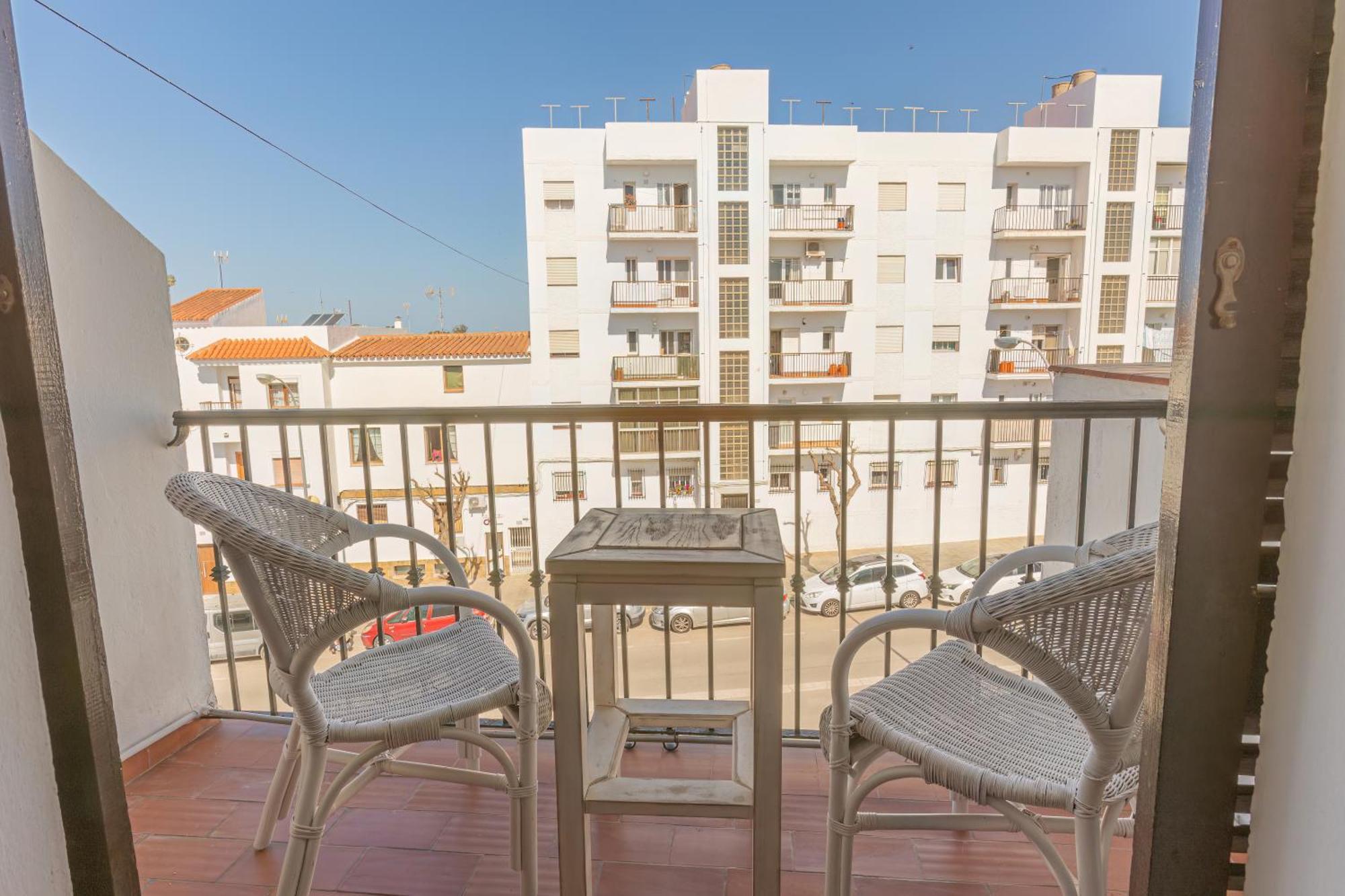 Hotel Tres Jotas Conil Кониль-де-ла-Фронтера Экстерьер фото