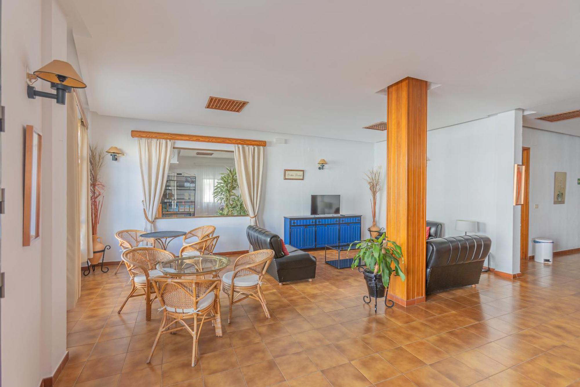 Hotel Tres Jotas Conil Кониль-де-ла-Фронтера Экстерьер фото