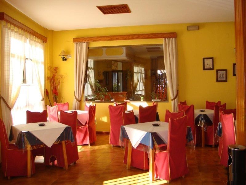 Hotel Tres Jotas Conil Кониль-де-ла-Фронтера Экстерьер фото