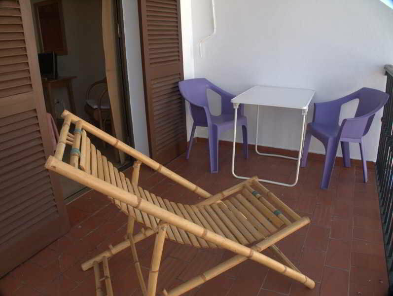 Hotel Tres Jotas Conil Кониль-де-ла-Фронтера Экстерьер фото